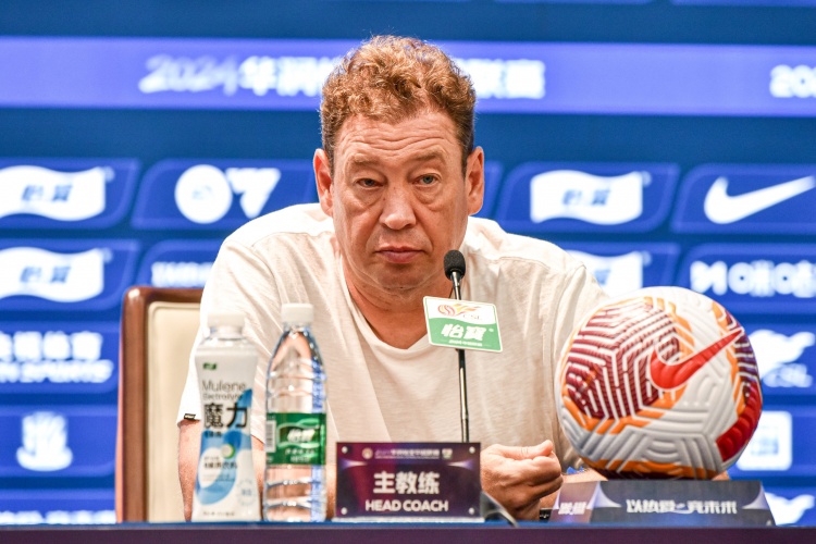 斯卢茨基确认特谢拉复出 申花仍遭金顺凯新伤困扰
