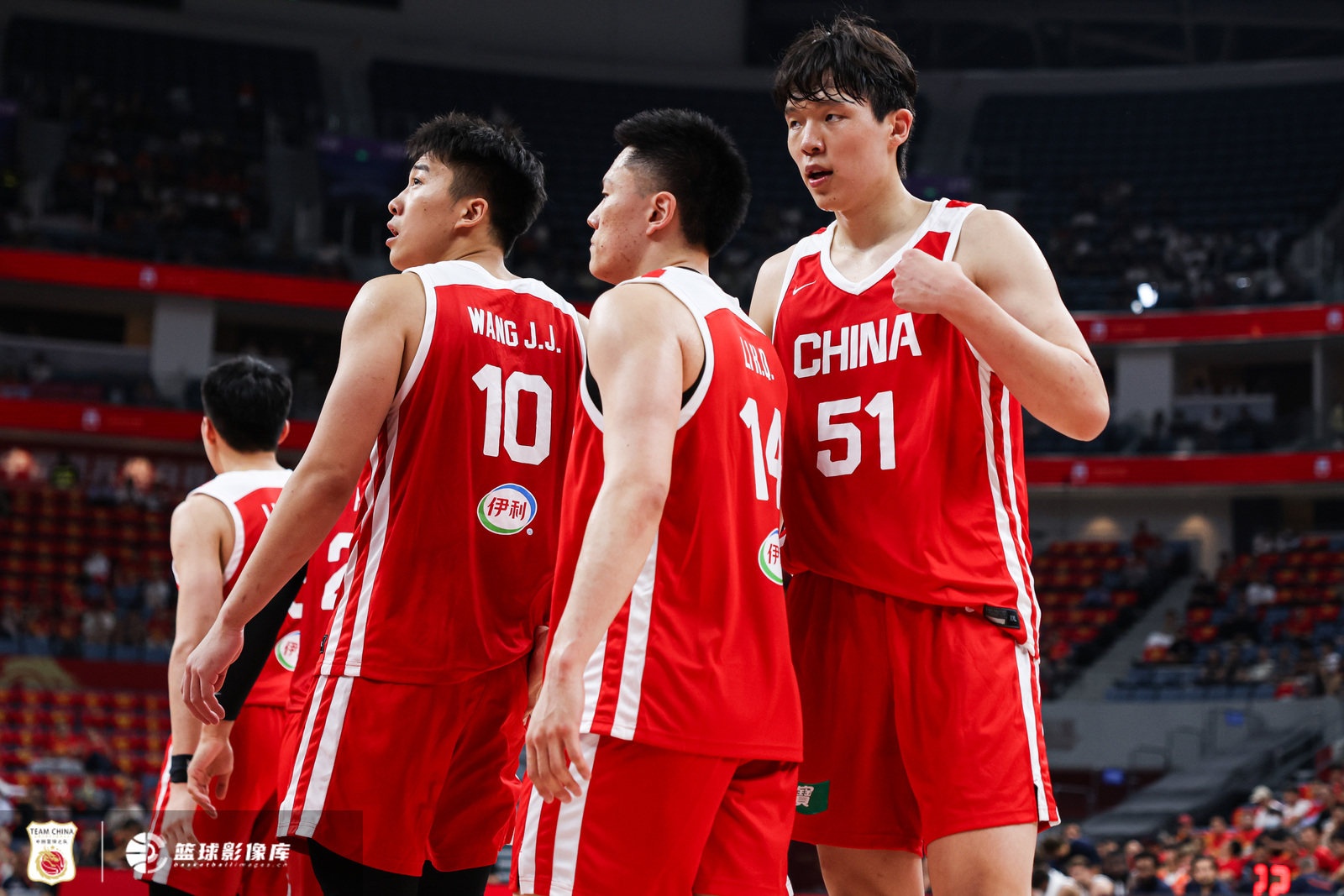 主场19分溃败日本 召回王俊杰杨瀚森仍难止颓势