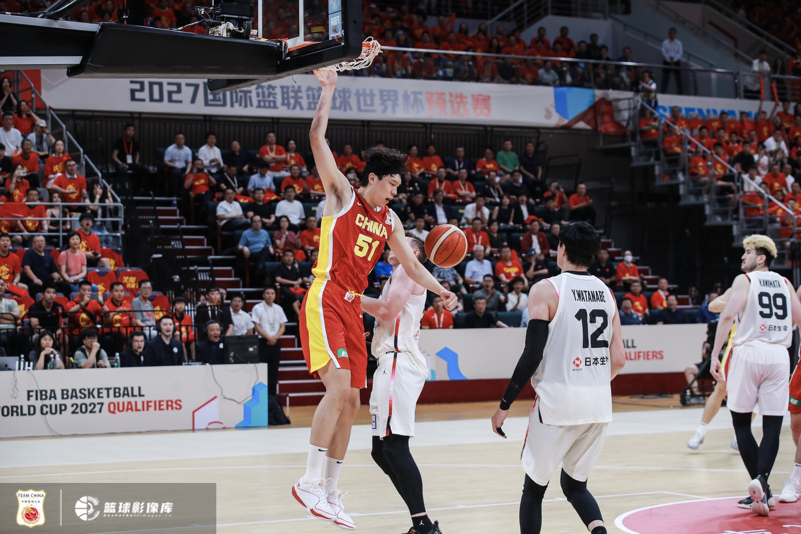 杨瀚森替补13分钟9+7 进攻端未获核心地位 中国男篮73-92负日本