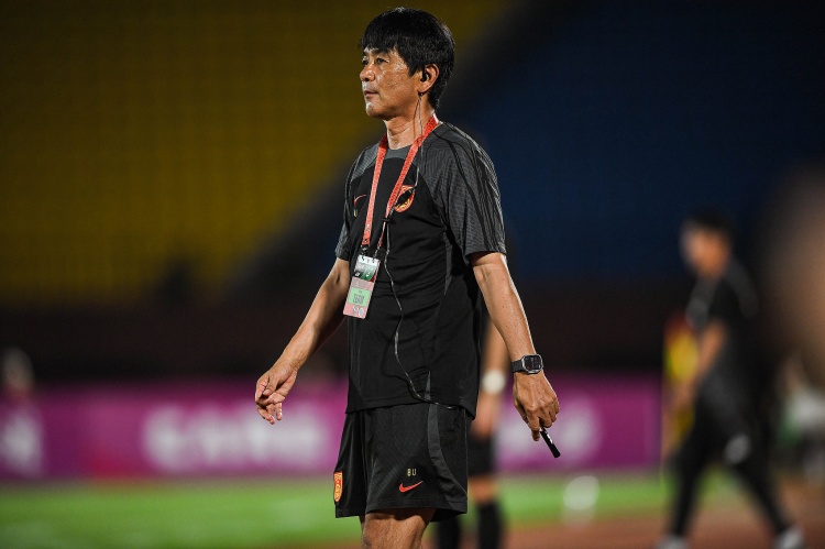 U17国足三球完胜澳大利亚 浮嶋敏战术纠错见效 徐正鹏两助攻锁定首发