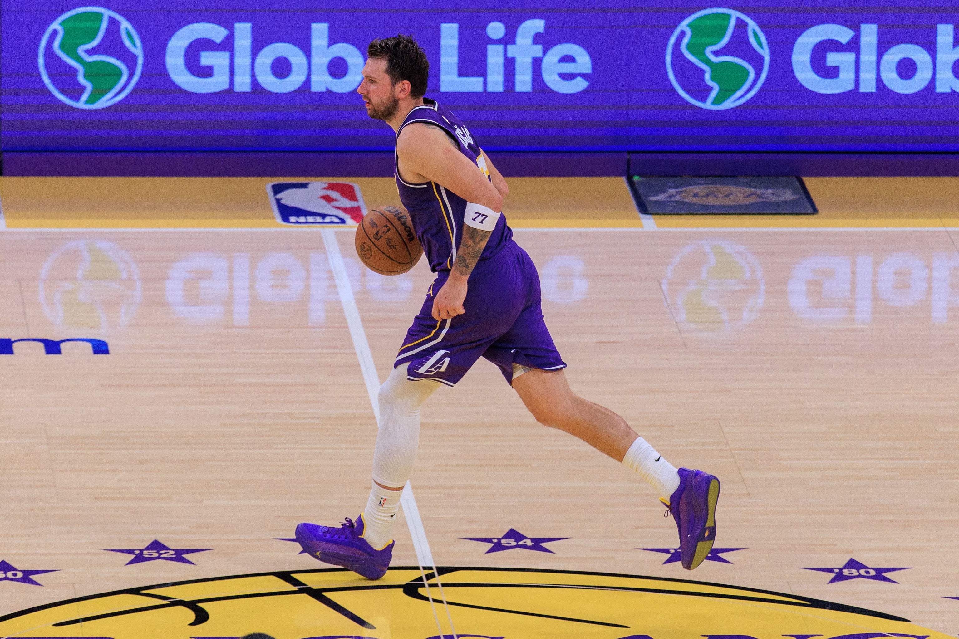 湖人向东契奇承诺：复刻24年独行侠总决赛阵容打造2.0