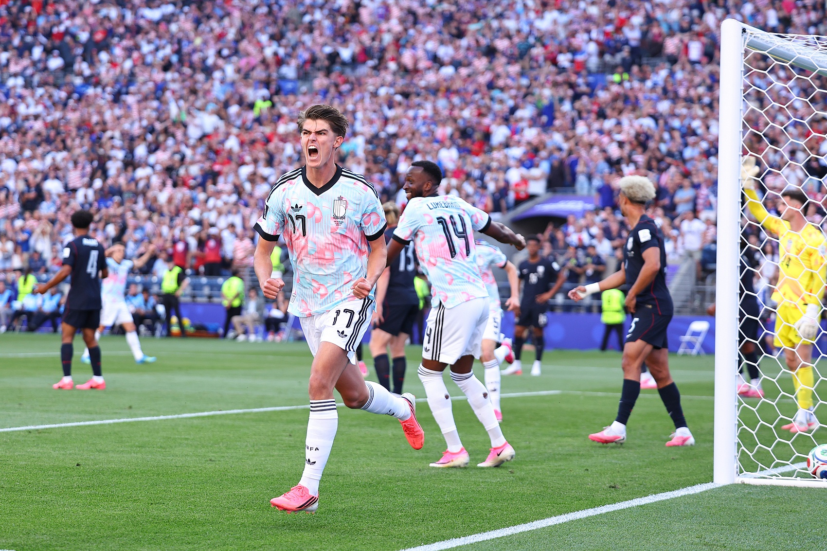 德凯特拉雷单场造3球创比利时队史 3-1淘汰美国