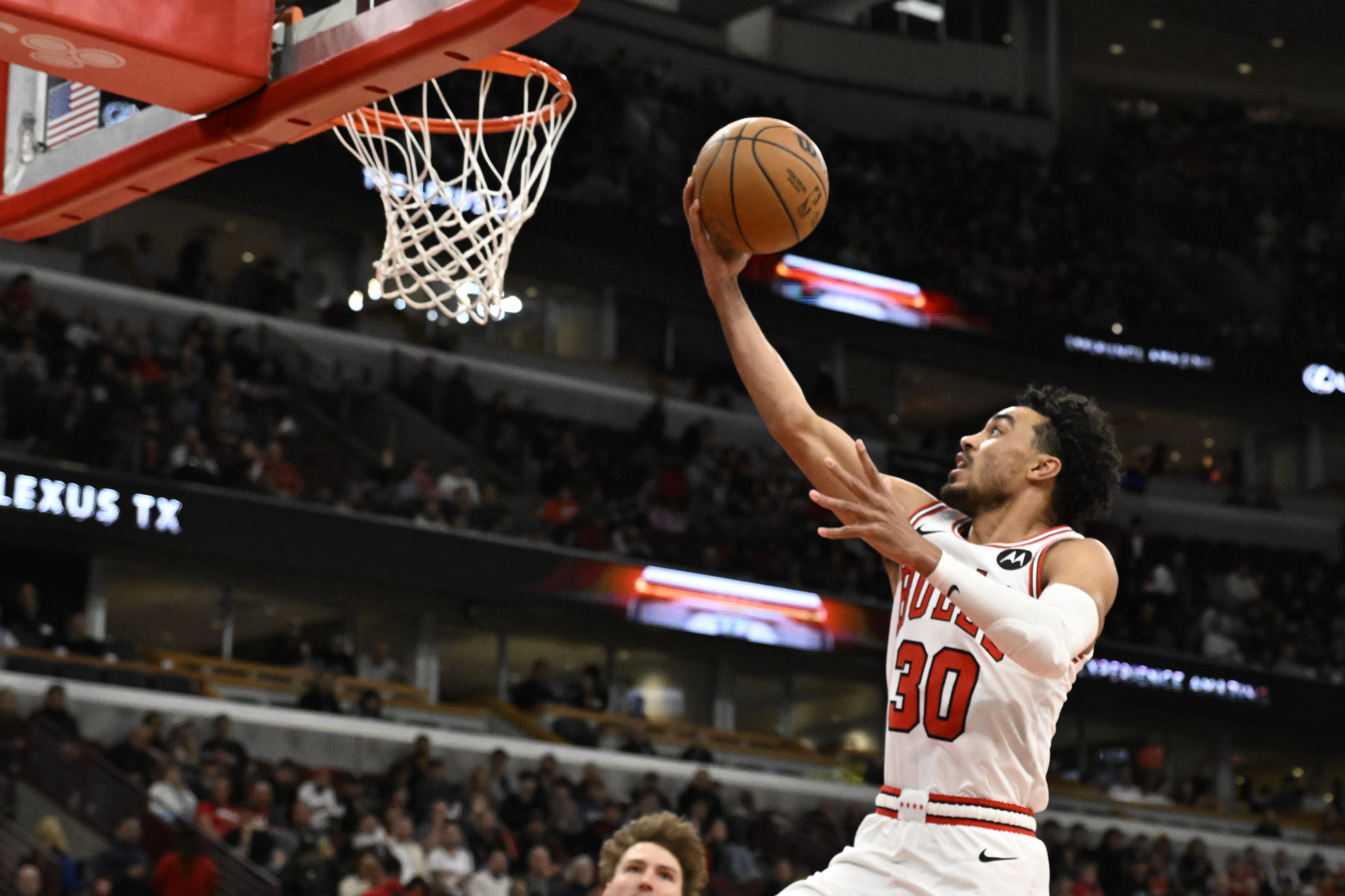 末节之王：特雷·琼斯64.7%命中率居首 字母哥63.2%紧随其后