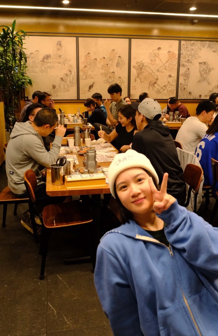 杨瀚森辟谣深夜火锅:牛肉骨汤非火锅,照片引猜测不成立