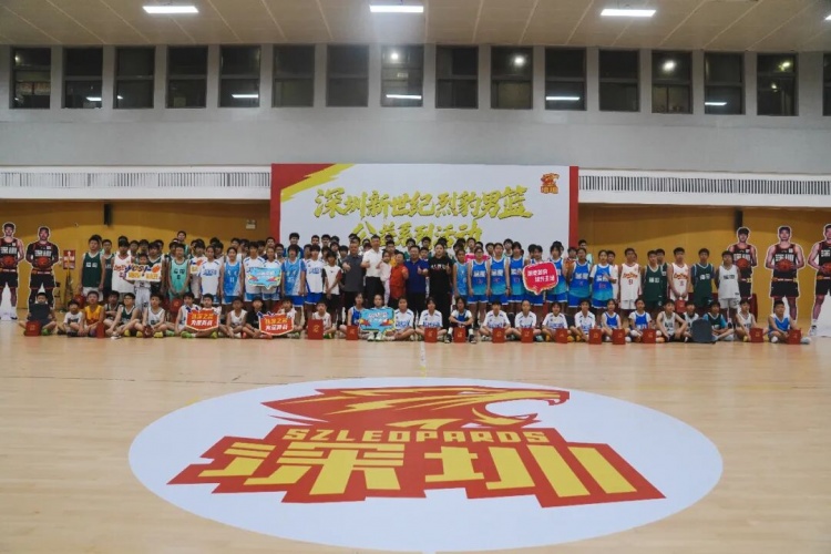 深圳男篮公益课进西浦景龙：白昊天、武子涵、马浩森现场拆解攻防技术