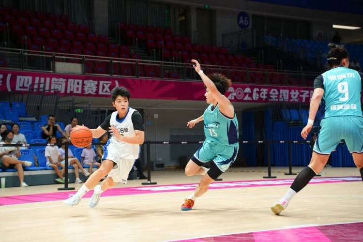 厦门银行83-58终结福建金篮 廖丽华郑馨茹双20+合砍58分 厦门银行83-58终结福建金篮 廖丽华郑馨茹双20+合砍58分