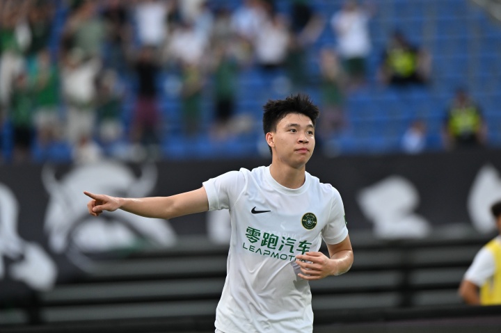 西班牙博主曝格拉纳达仍有意王钰栋 球员倾向德乙 西班牙博主曝格拉纳达仍有意王钰栋 球员倾向德乙