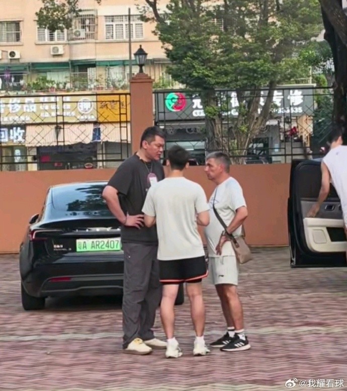 朱芳雨今日返宏远俱乐部 与新外教团队完成交接