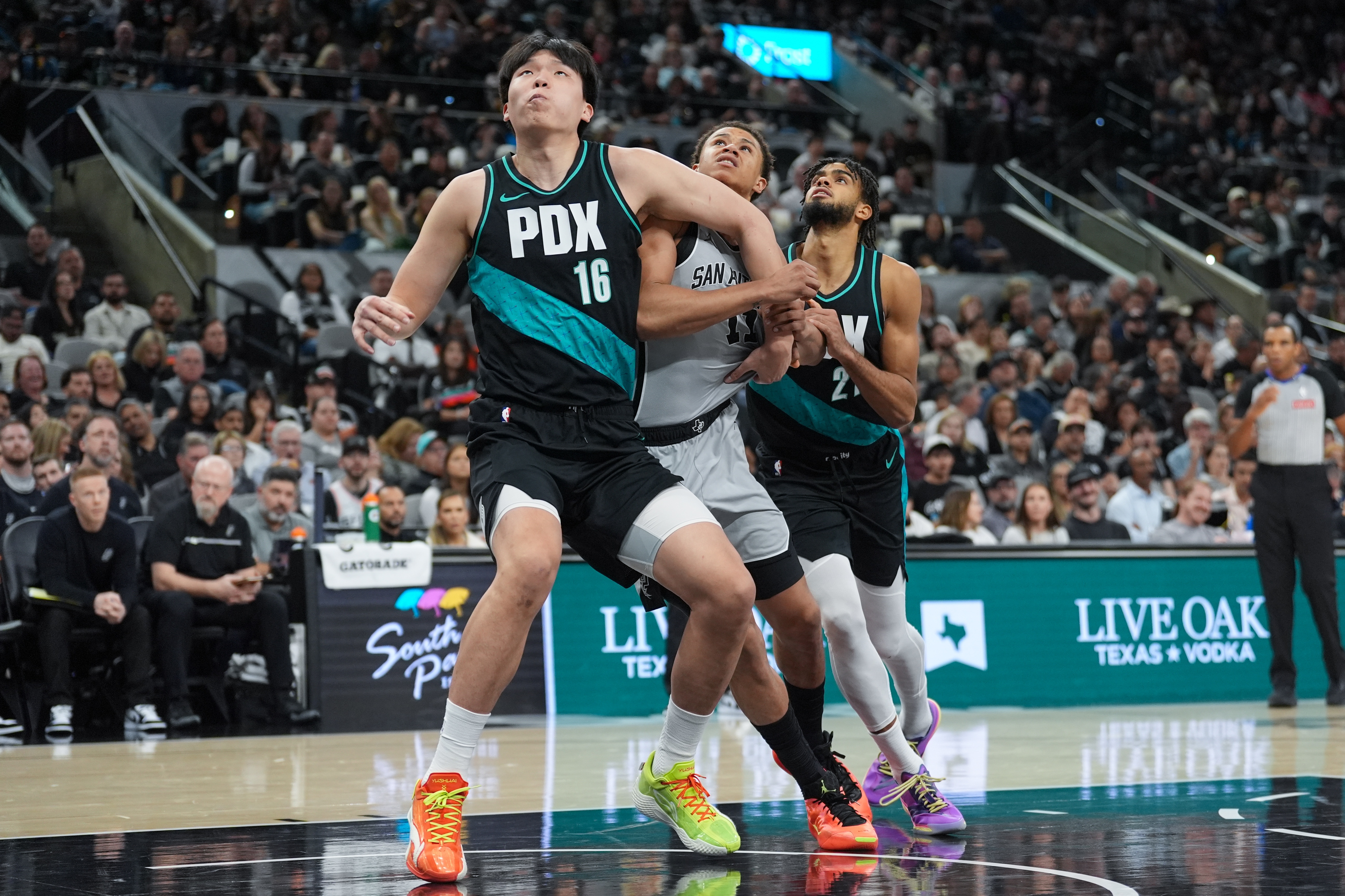 詹姆斯加盟76人组三巨头 吕佩尔签双向合同接连搭档杨瀚森与詹皇