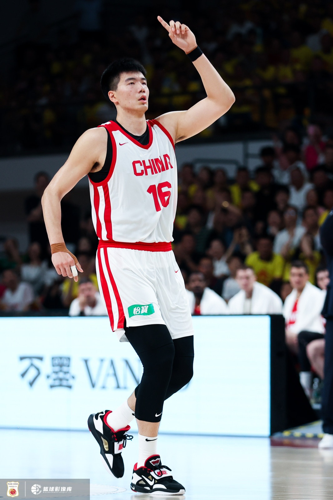 焦泊乔11中8高效17+9 中国男篮内线支柱显露锋芒