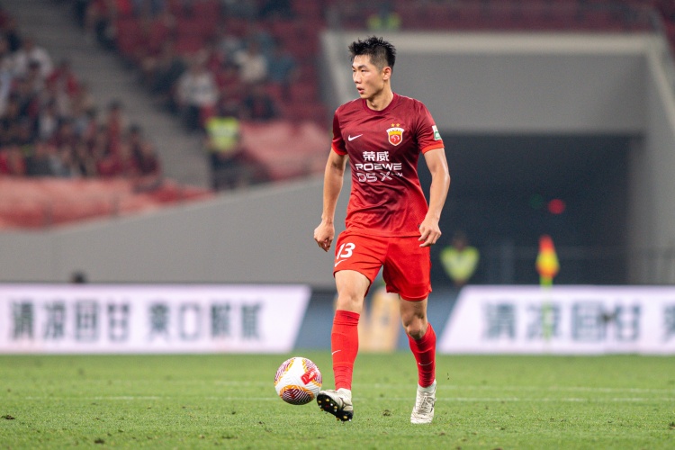 上海海港客场3-2逆转重庆铜梁龙 魏震点射且称目标不止保级 上海海港客场3-2逆转重庆铜梁龙 魏震点射且称目标不止保级