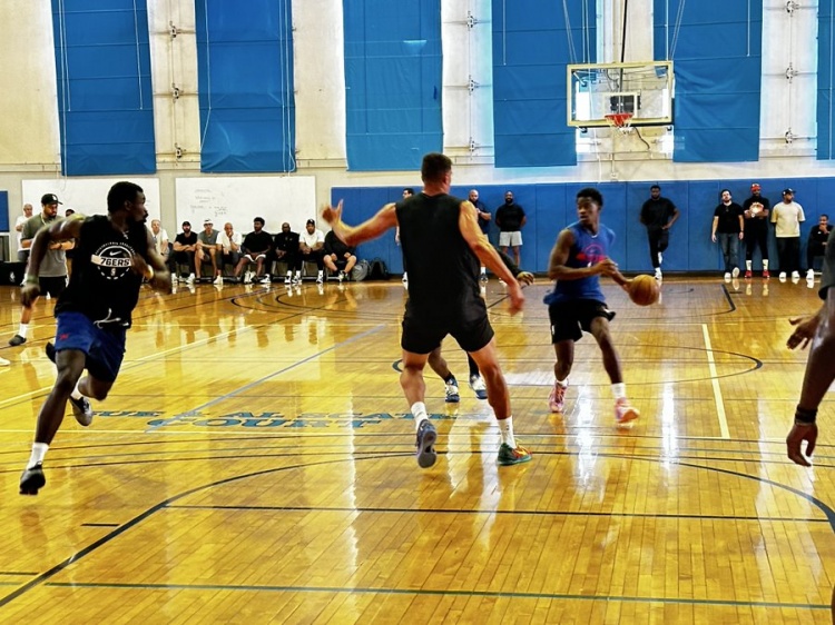 76人助教野球局首日 埃奇库姆组队对阵加尔扎